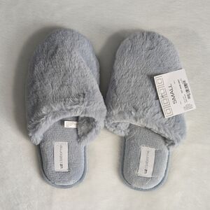 ❤️ Liz Claiborne fuzzy pastel blue slippers size small